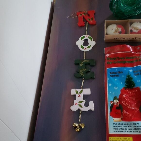 Lot of 4 Christmas Items - Picture 2 of 5